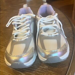 Avia Women's White and Lavender Athletic Shoes. NWOB